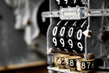 Nuevo impuesto a servicios digitales por acuerdo entre Trump y Macron