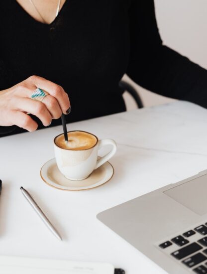 Mujeres y conocimiento abierto para romper los techos de cristal en el sector público